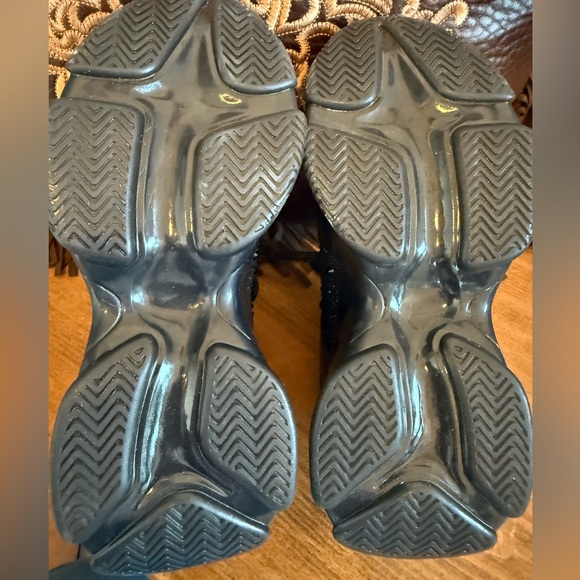 NWOT Steve Madden Black Vance Athletic Sneaker Size 4 - Picture 8 of 10